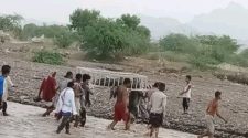 لحج.. العثور على جثة جندي بقوات الانتقالي جرفته السيول مع مركبته العسكرية في وادي بلة